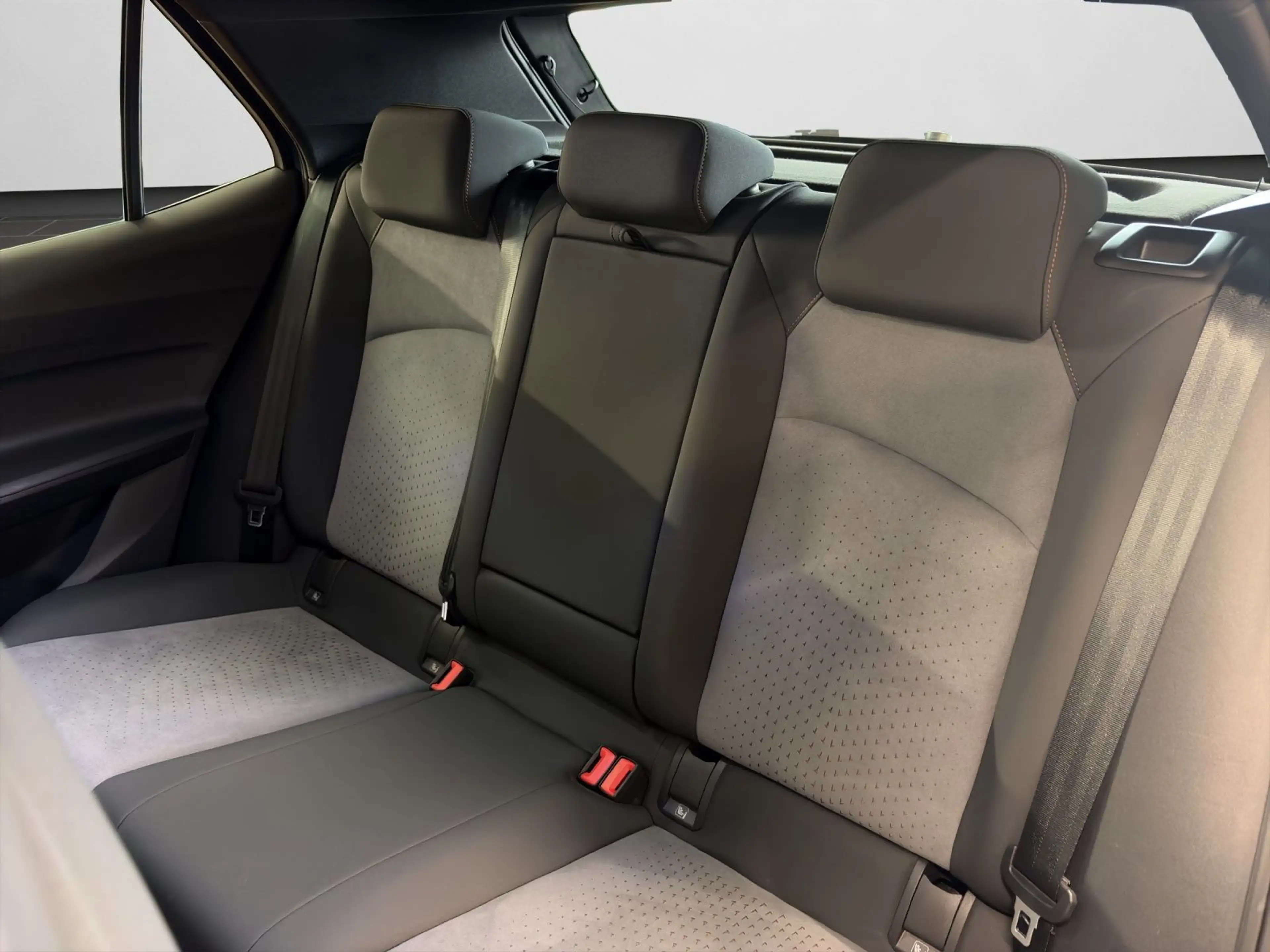 CUPRA Born 150 kW WP 19" HUD Pilot M Tech L SHZ — photo 13