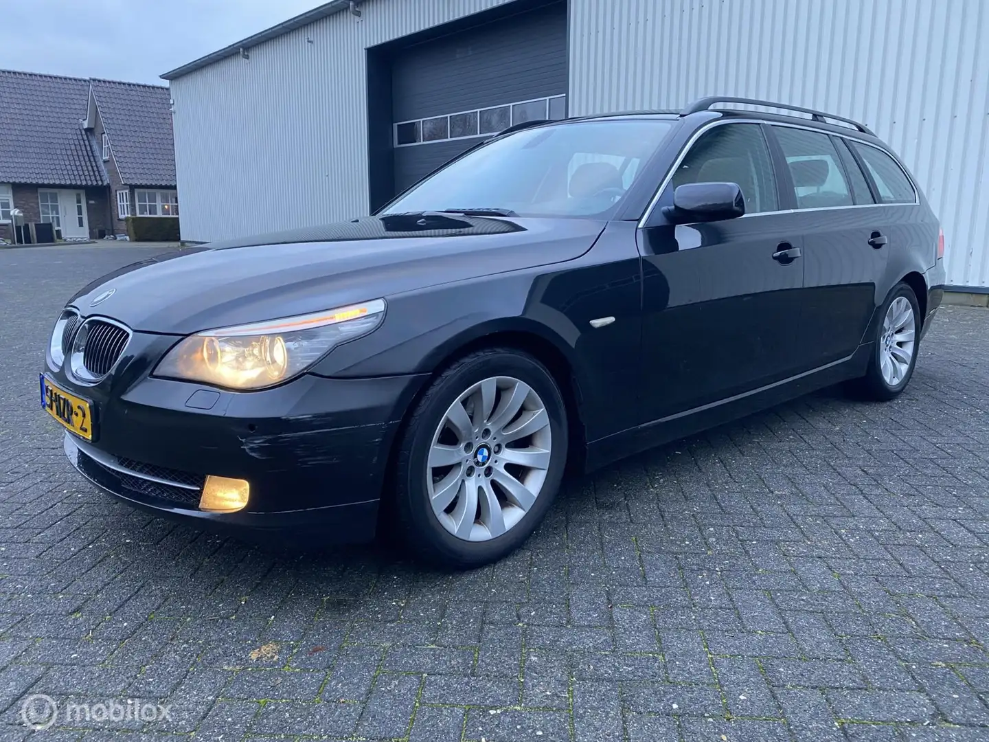 BMW 525 5-serie Touring 525d Executive Schwarz - 1