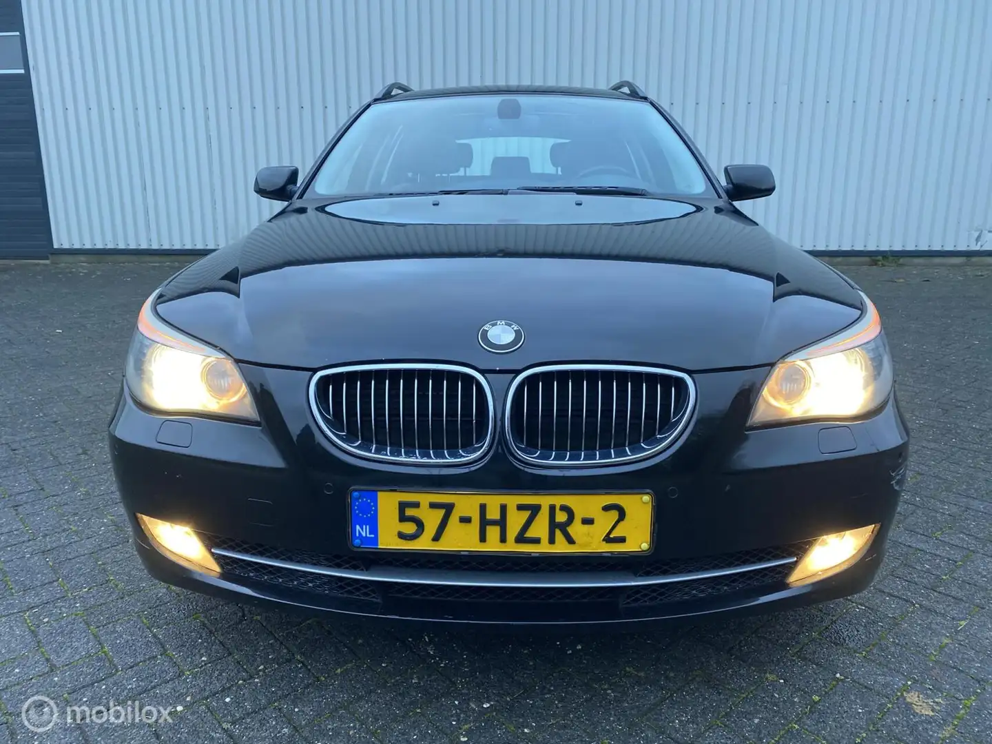 BMW 525 5-serie Touring 525d Executive Schwarz - 2