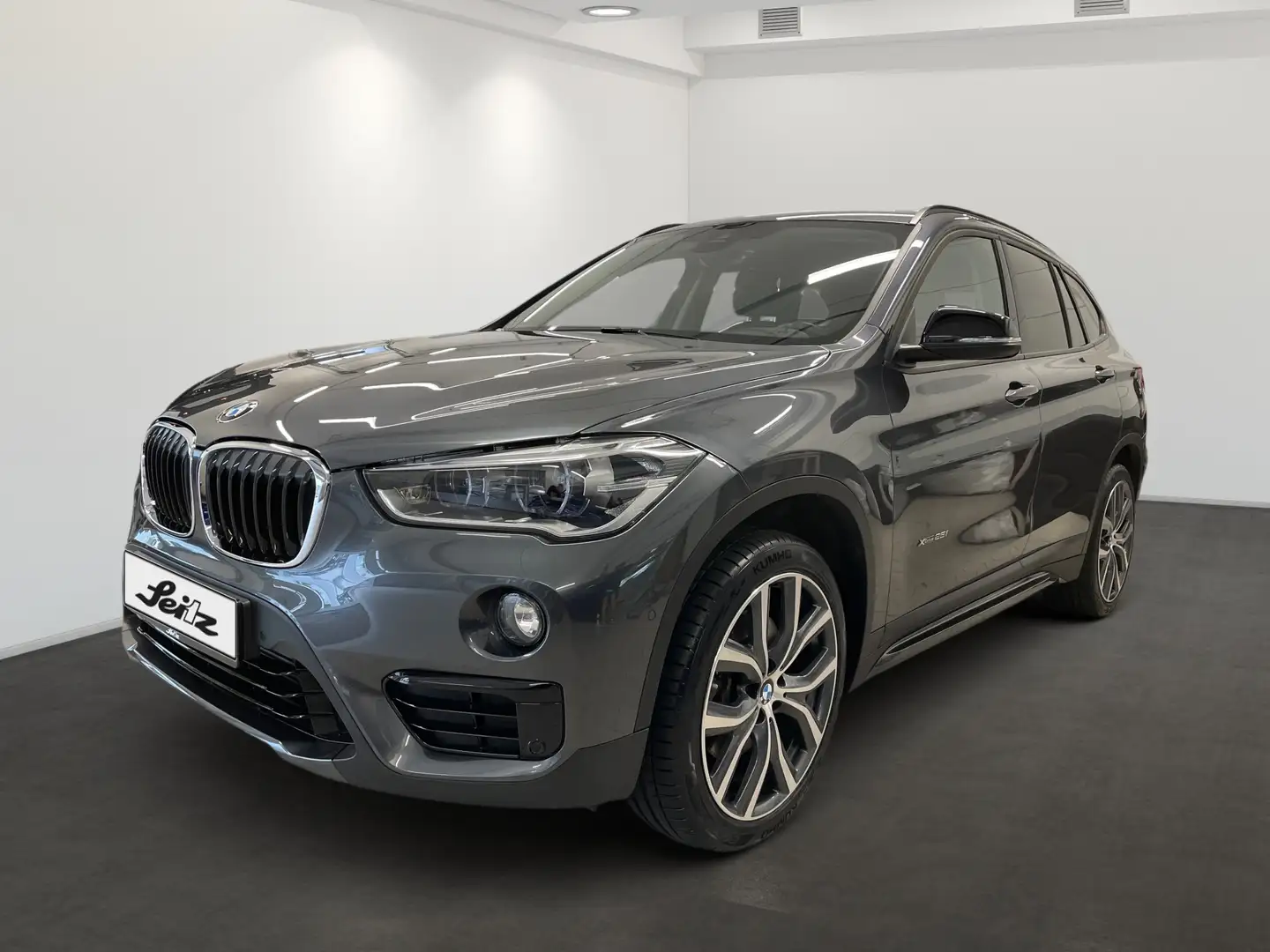BMW X1 xDrive 25 i Sport Line *LED*NAVI*PARKSENSOR* Gris - 2