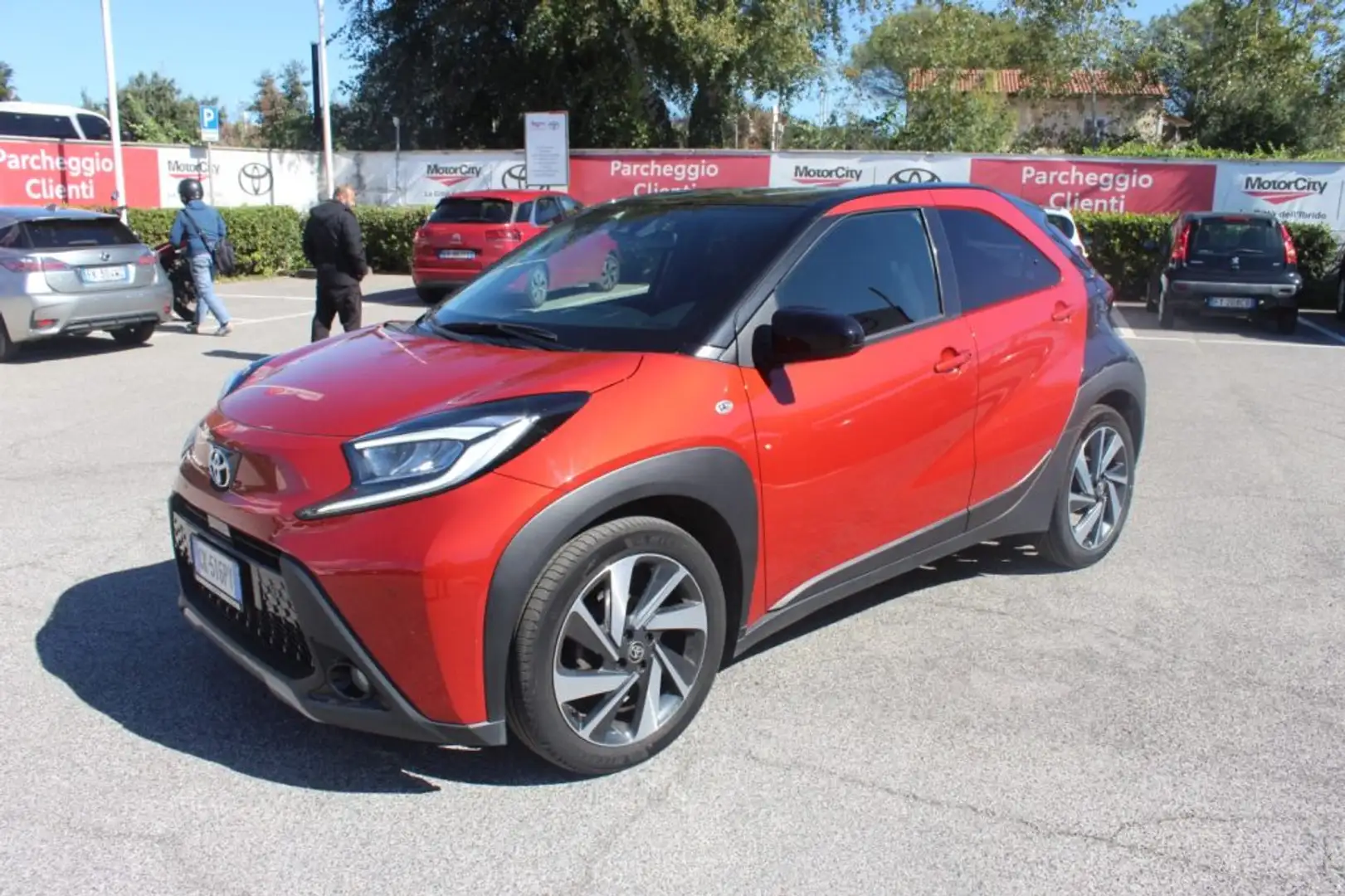 Toyota Aygo X 1.0 VVT-i 72 CV 5 porte Lounge S-CVT Rot - 1