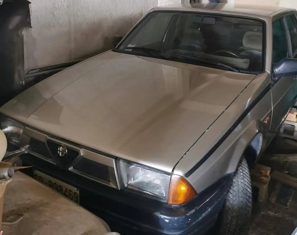 Alfa Romeo 75 1.8 ie, foto 9