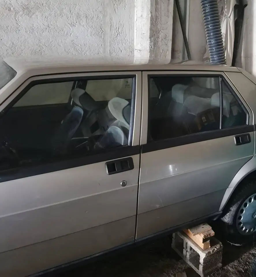Alfa Romeo 75 1.8 ie, foto 2