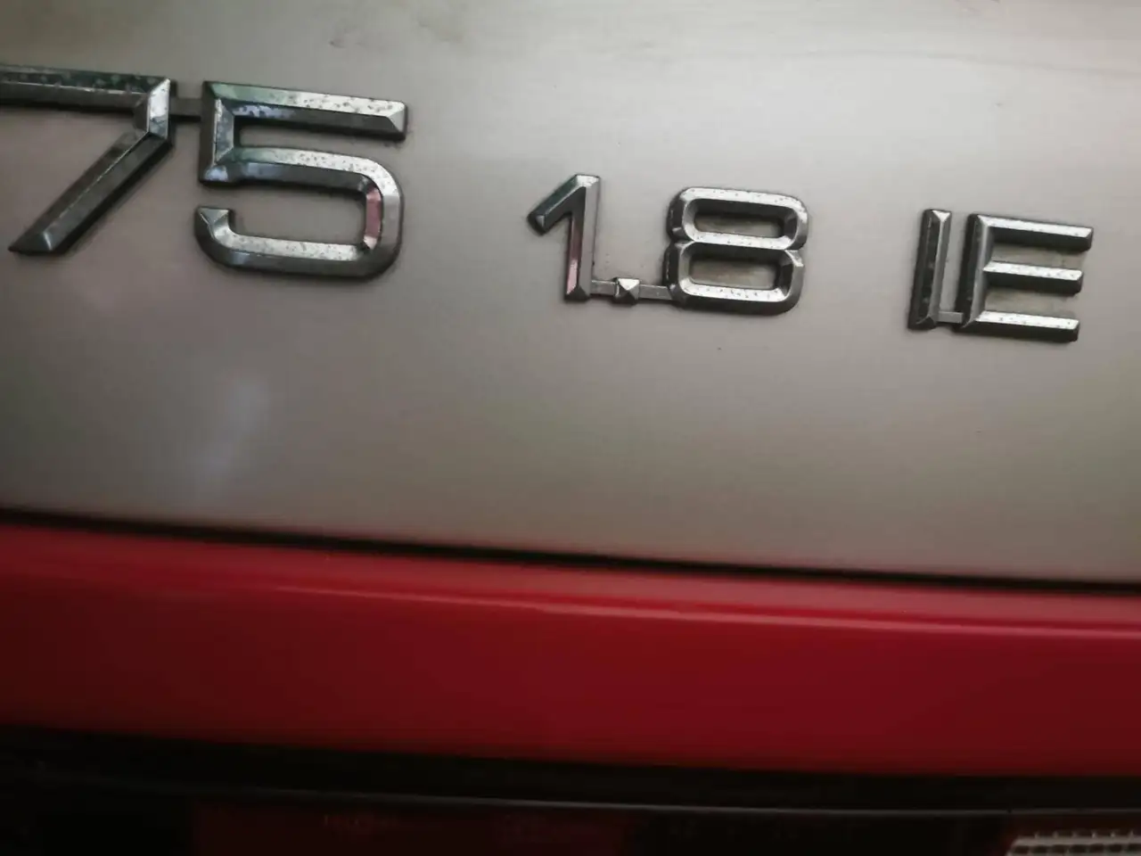 Alfa Romeo 75 1.8 ie, foto 5