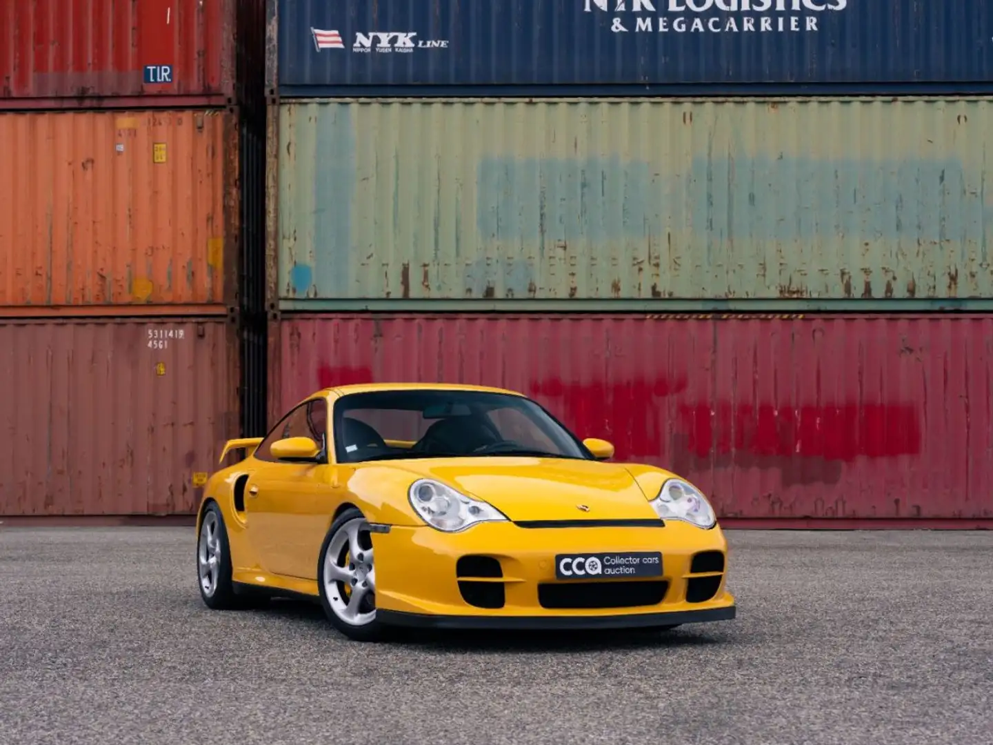 Porsche 911 type 996 GT2 Amarillo - 1