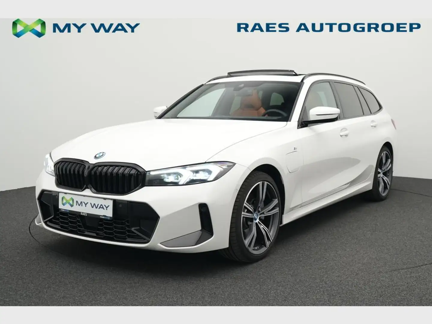 BMW 330 Touring 330eA PHEV White - 1
