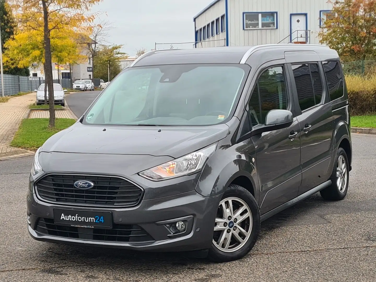 Ford Grand Tourneo Connect Titanium*7-Sitz*Autom*Nav* Grau - 1