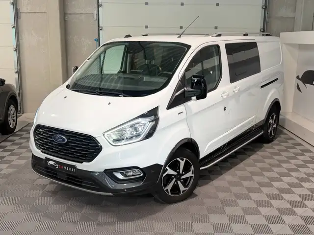 Ford Transit Custom view 2