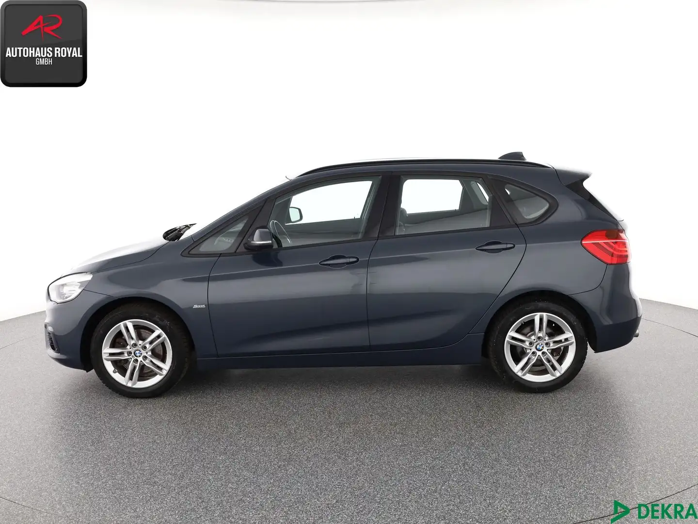 BMW Active Hybrid 7 220 Active Tourer xDrive SPORT LINE AHK,KEYLESS Grau - 2