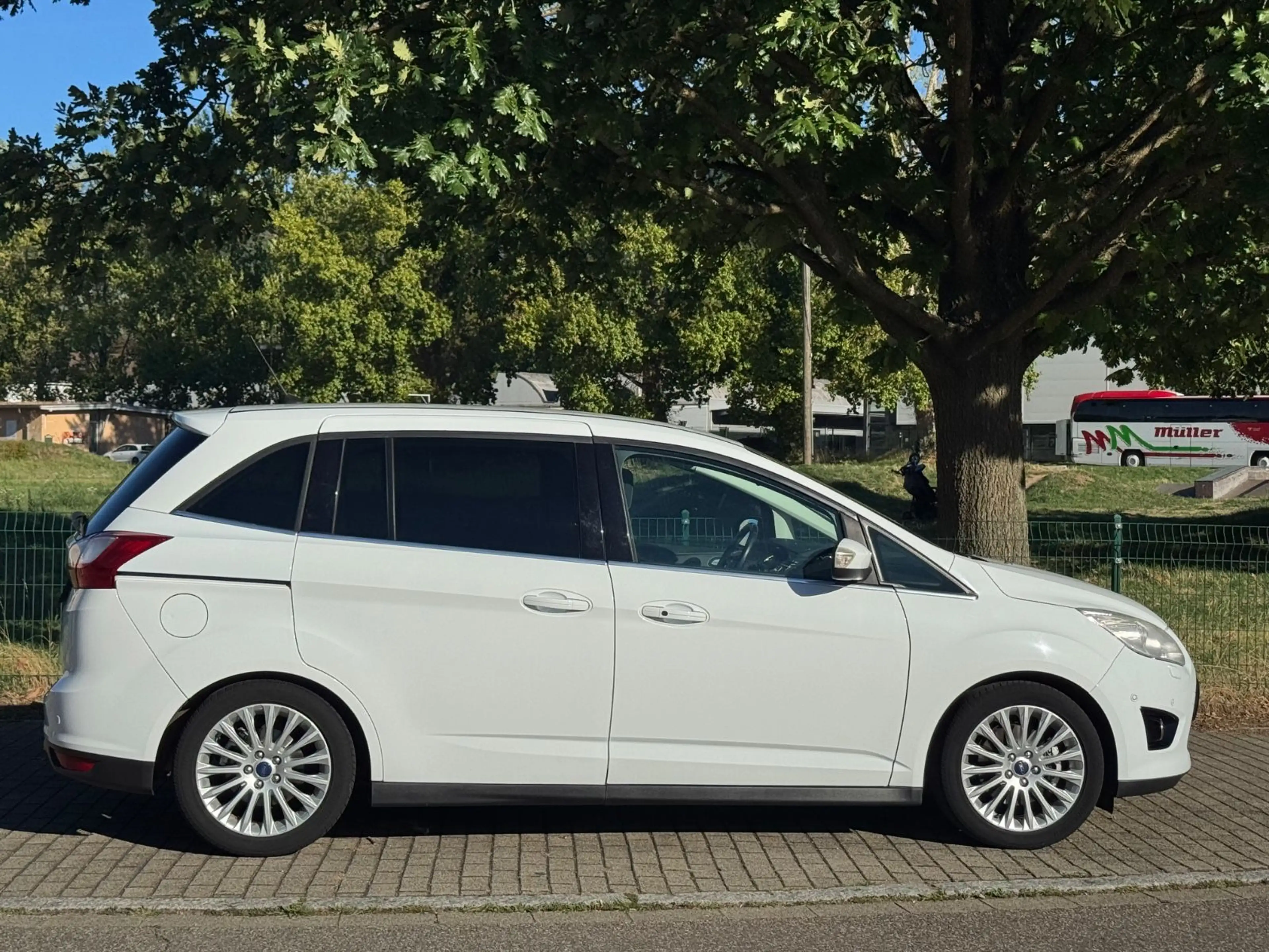 Ford Grand C-Max Grand C-MAX Titanium — photo 8