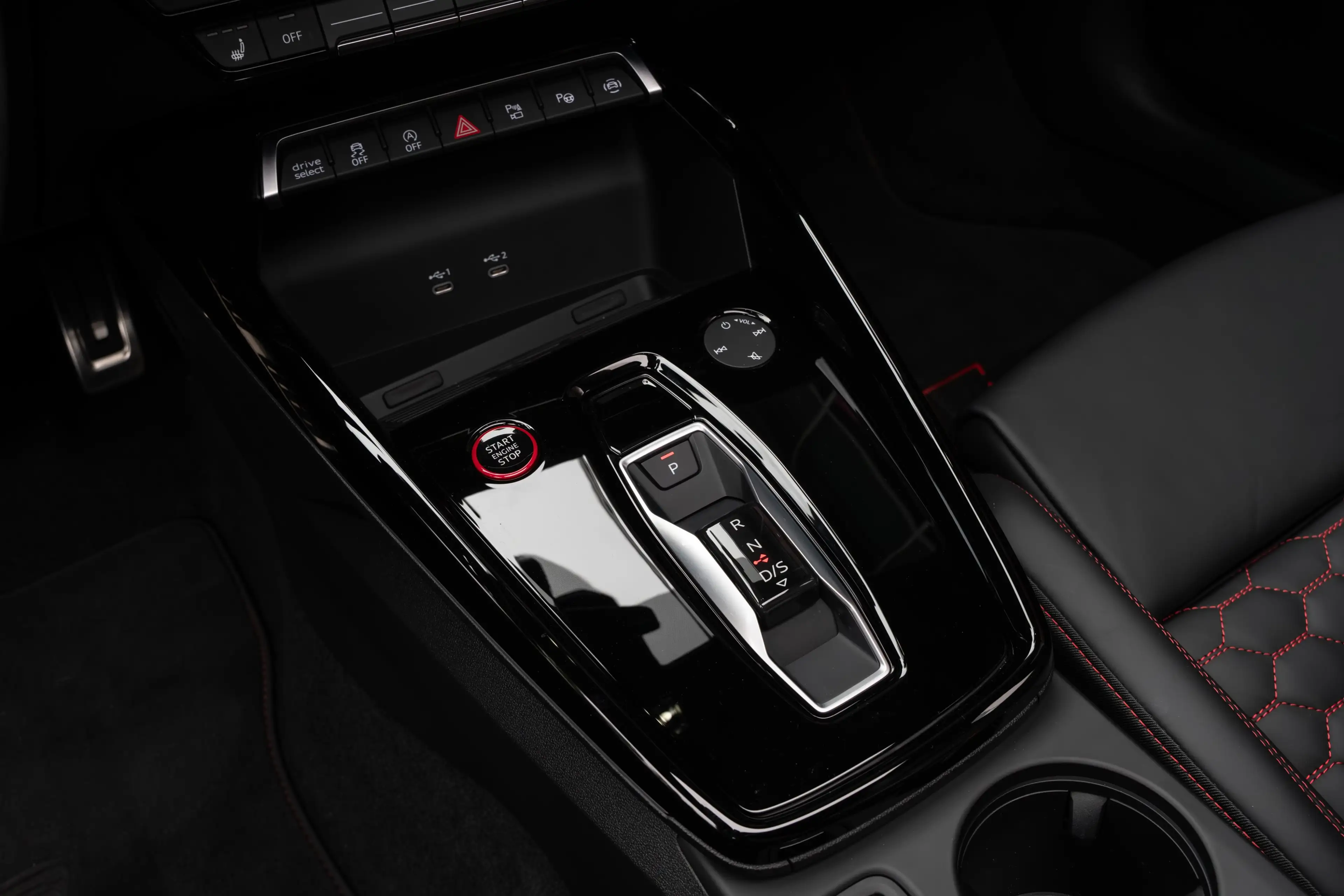 Audi RS3 Sportback *Keramik*290Vmax*SONOS* — photo 13