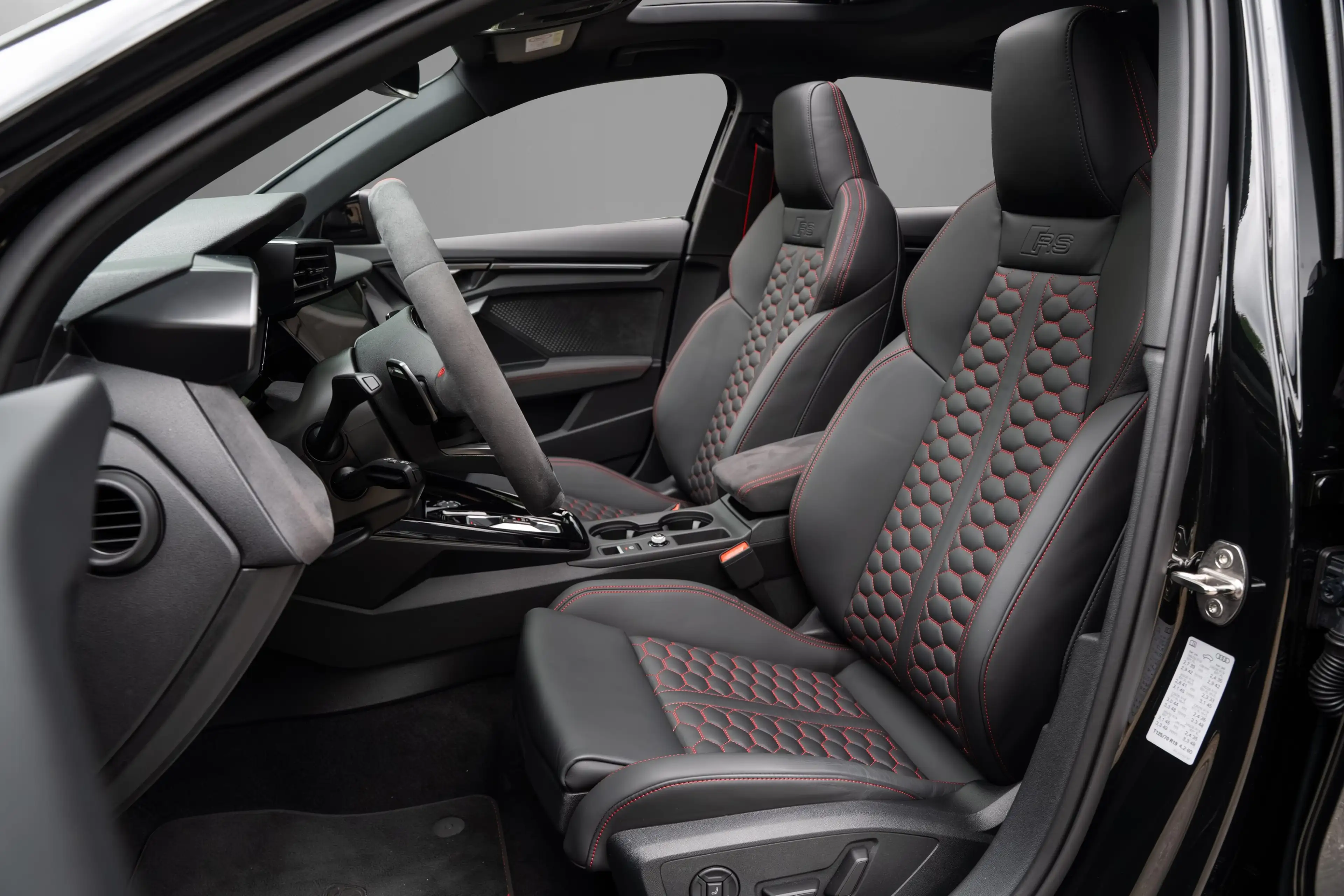 Audi RS3 Sportback *Keramik*290Vmax*SONOS* — photo 15