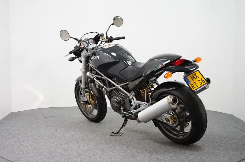 Ducati Monster 900 - foto 6