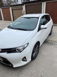 Auris 2,0 D-4D 125 DPF High High