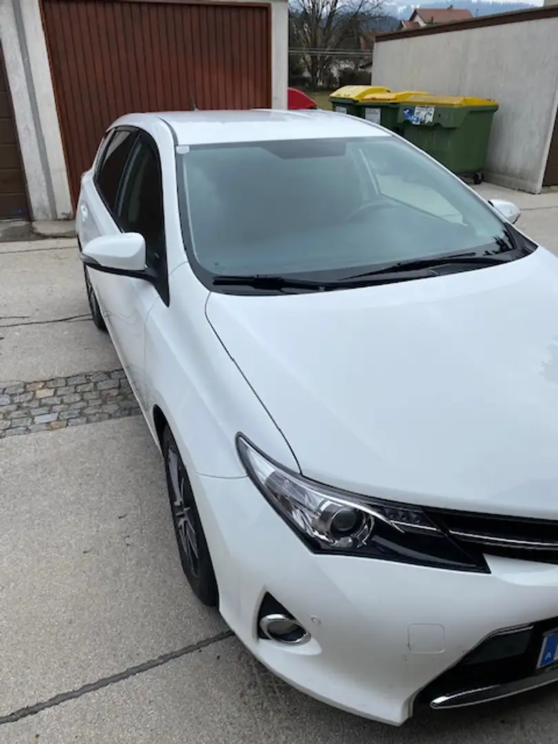 Toyota Auris Auris 2,0 D-4D 125 DPF High High Weiß - 2