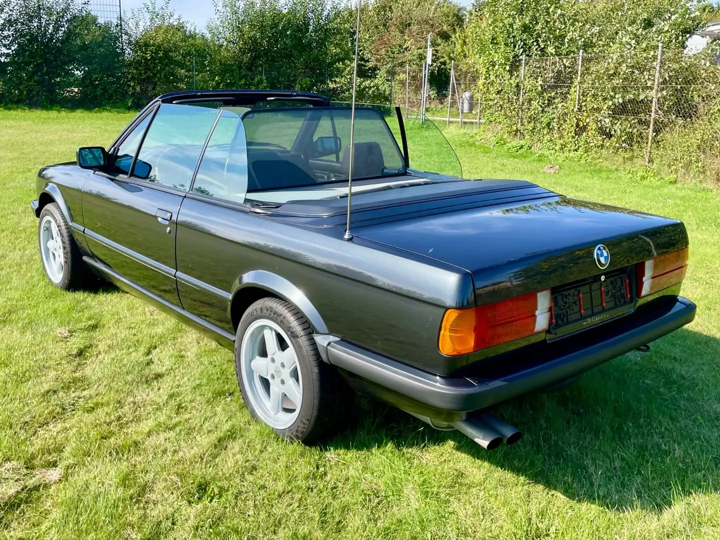 BMW 325 i Cabrio 3.Hd.org.128tkm VFL mit Shadow-Line Schwarz - 2