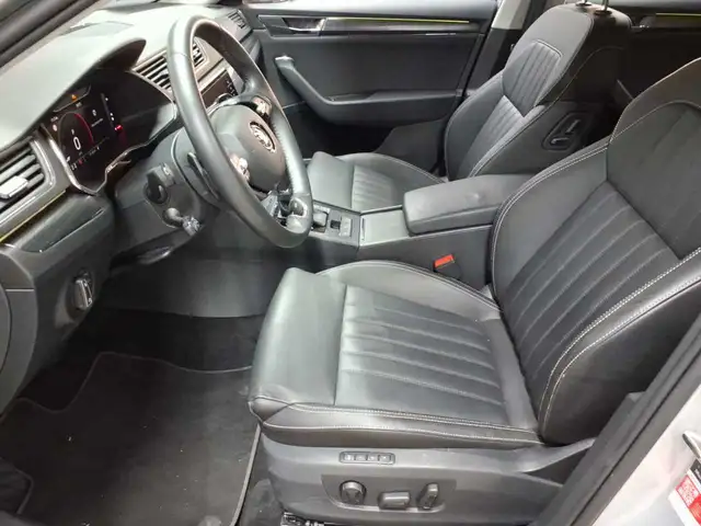 Skoda Superb view 7
