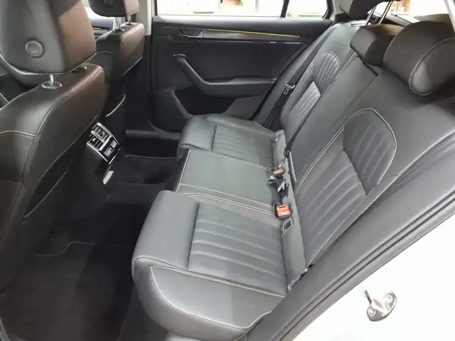 Skoda Superb view 13