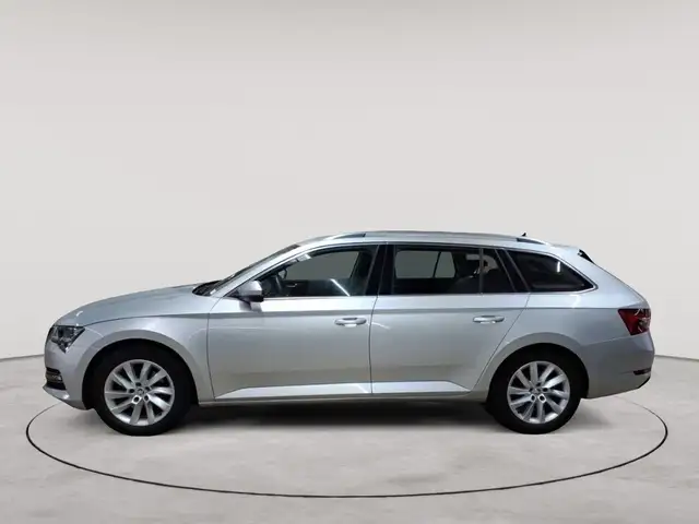 Skoda Superb view 6