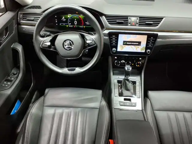 Skoda Superb view 10