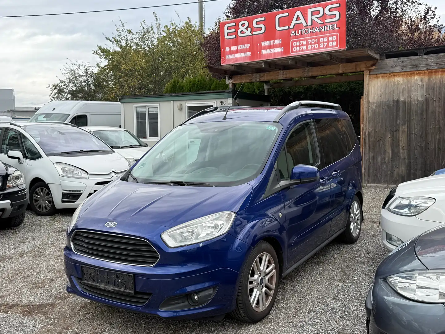 Ford Tourneo Courier Trend Blau - 1