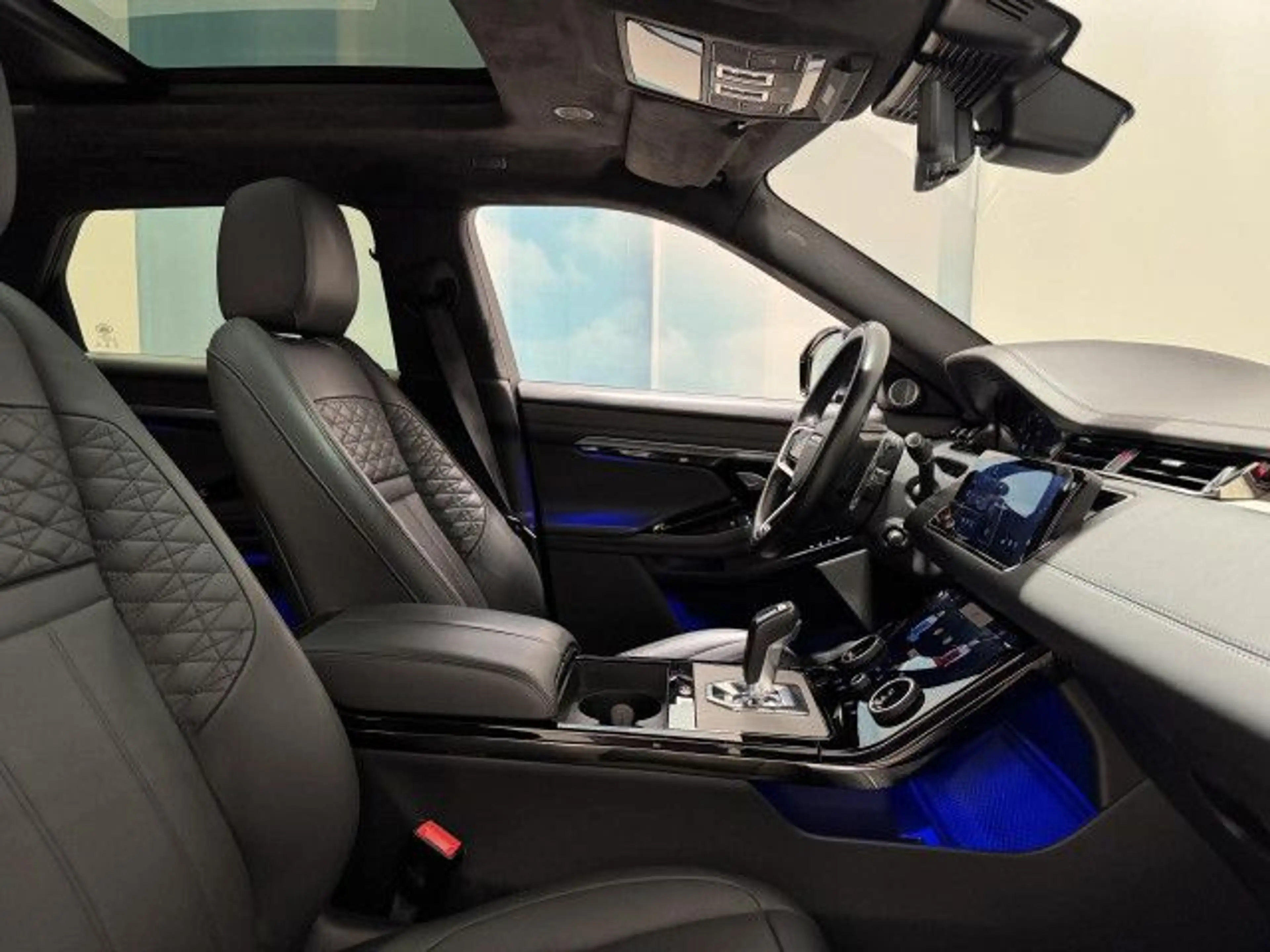 Land Rover Range Rover Evoque P300e Autobio BlackPack AHK 20" — photo 4