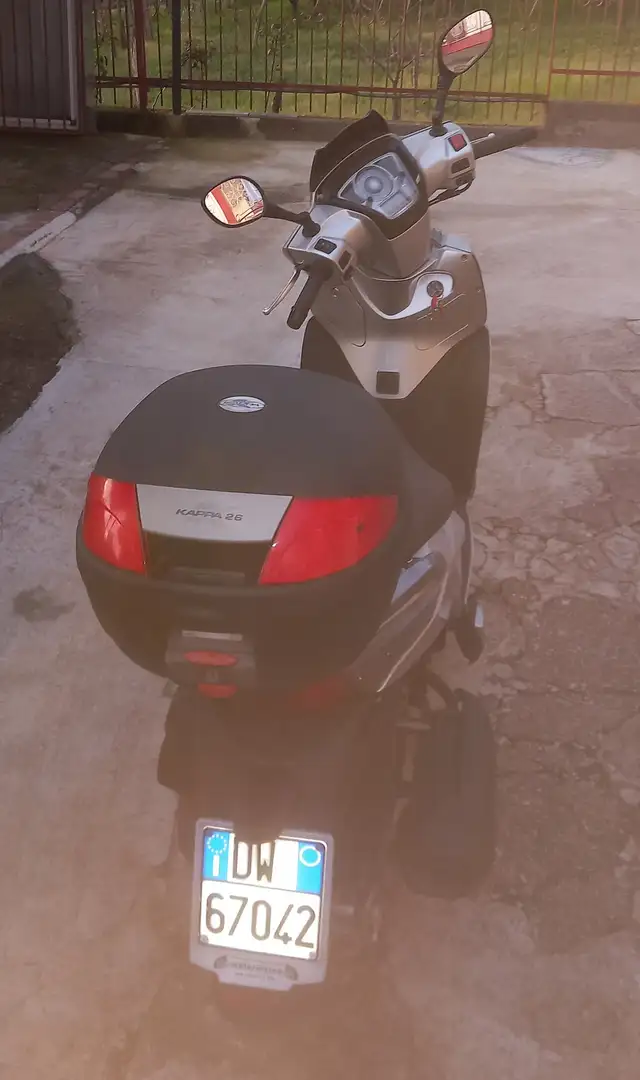 Kymco Agility 125 siva - 2