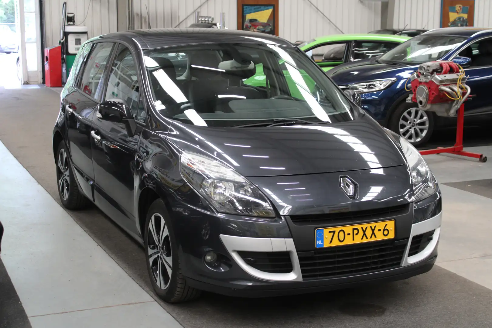 Renault Scenic 2.0 Bose AUTOMAAT Airco, Achteruitrijcamera, Cruis Grau - 2