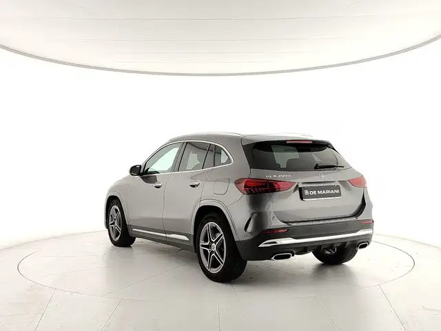Mercedes-Benz Gla view 3