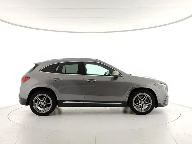 Mercedes-Benz Gla view 6