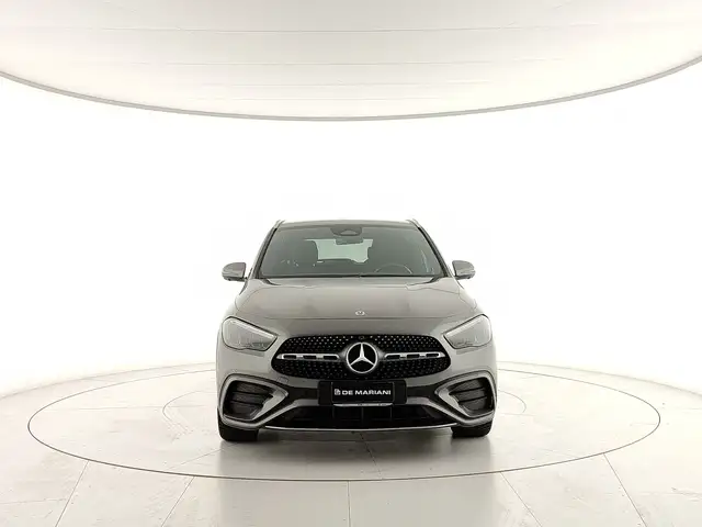 Mercedes-Benz Gla view 10