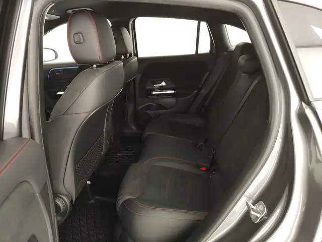 Mercedes-Benz Gla view 9