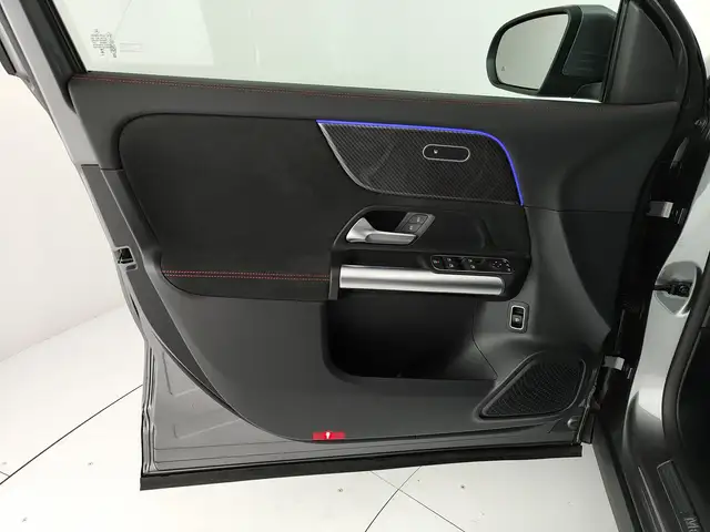 Mercedes-Benz Gla view 11