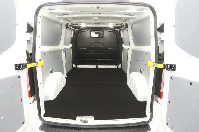 Ford Transit Custom view 3