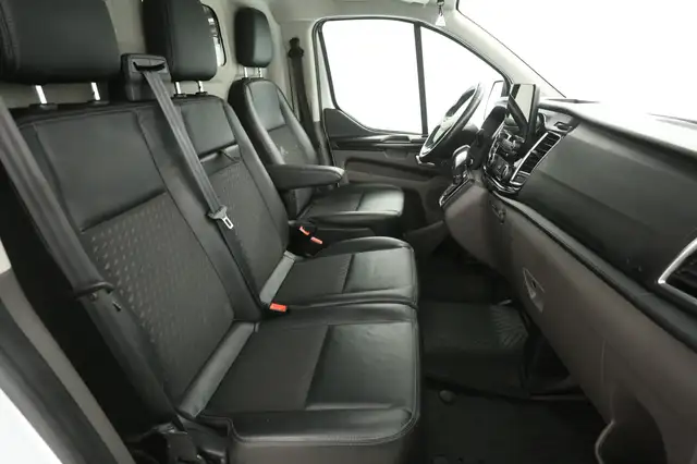 Ford Transit Custom view 11