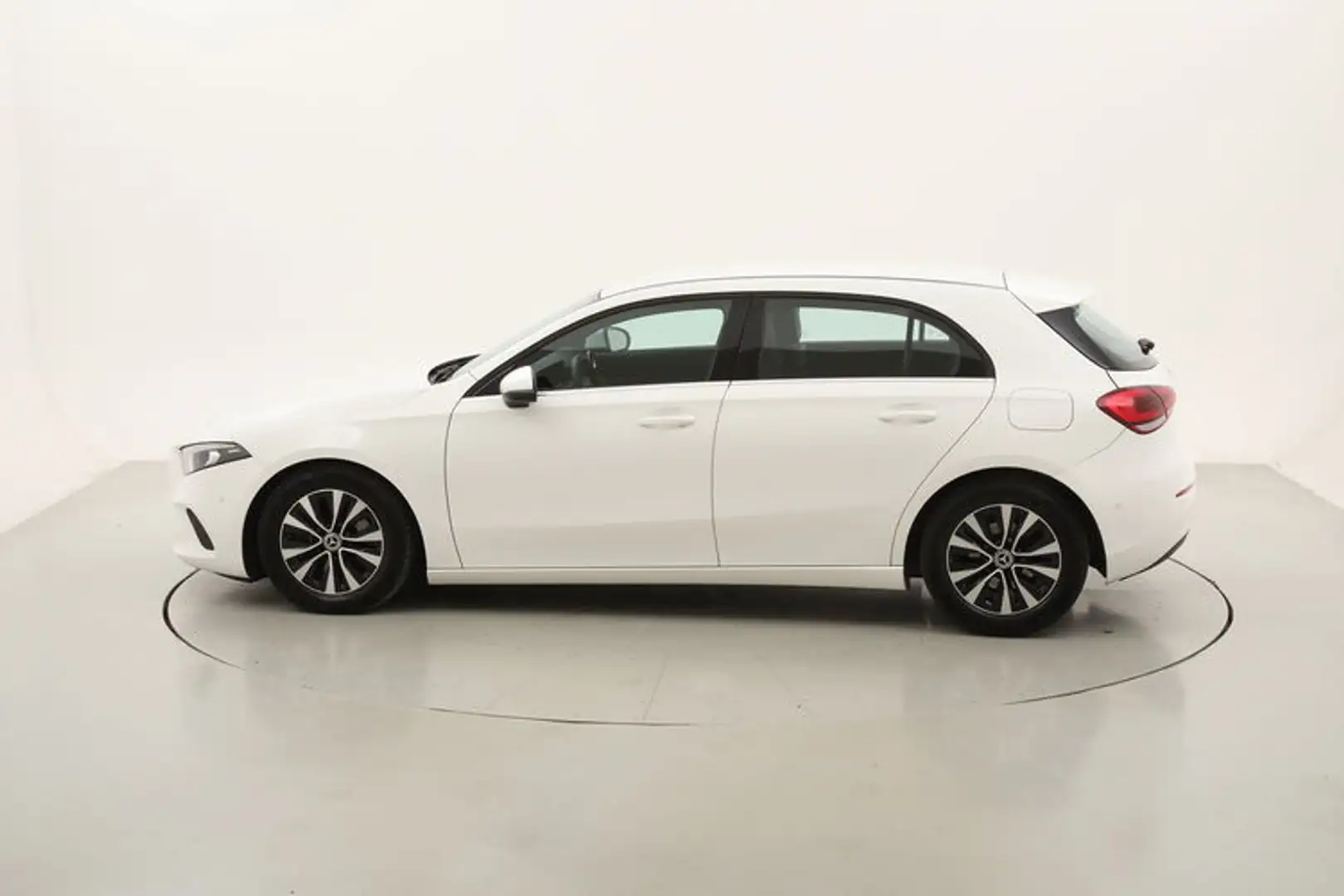 Mercedes-Benz A 180 180d Business Extra 2.0 Diesel 116CV Bianco - 2