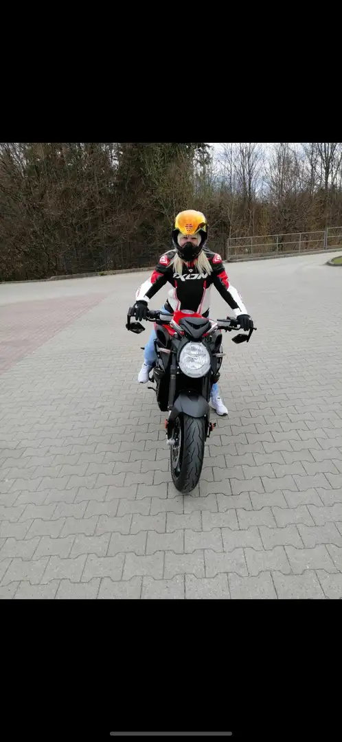 MV Agusta Brutale 800 - 1