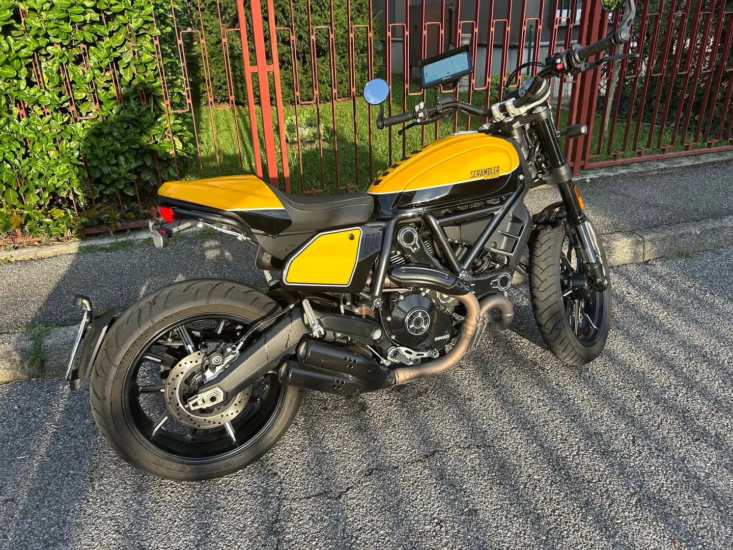 Ducati Scrambler Full Throttle Galben - 2