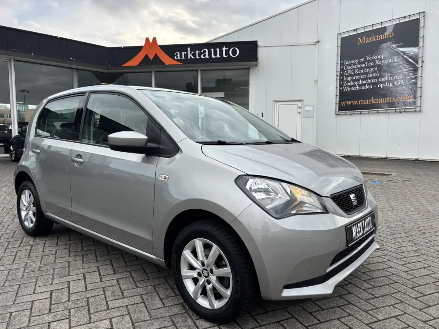 SEAT Mii 1.0 Sport Intense Cruise Bluetooth Parkeersensoren Grijs - 1