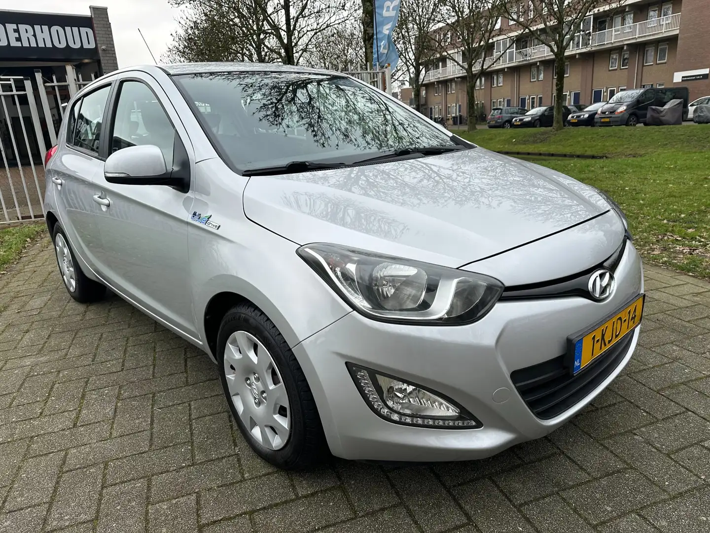 Hyundai i20 1.2i i-Motion Grau - 2