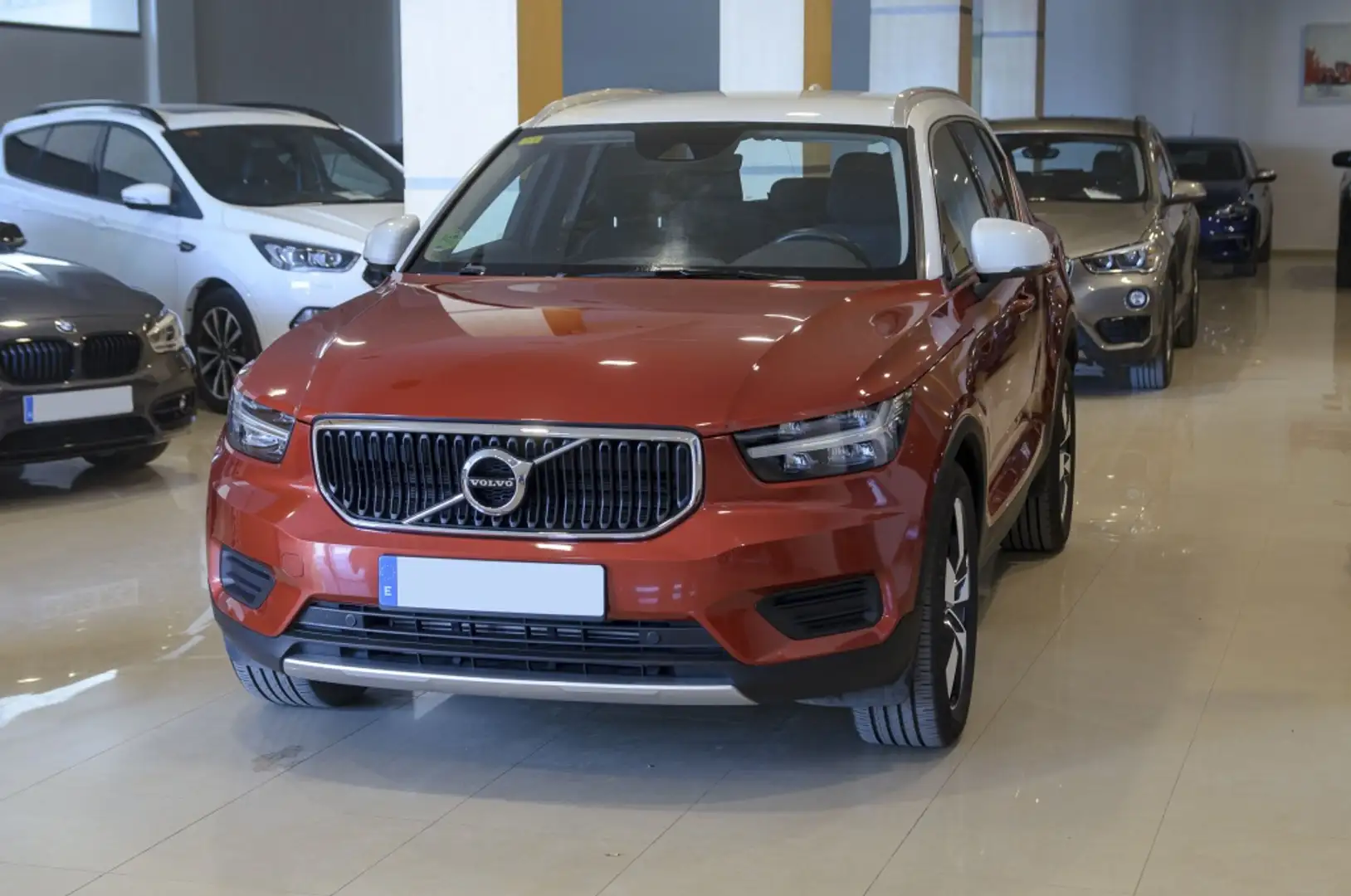 Volvo XC40 T3 Momentum Rouge - 2