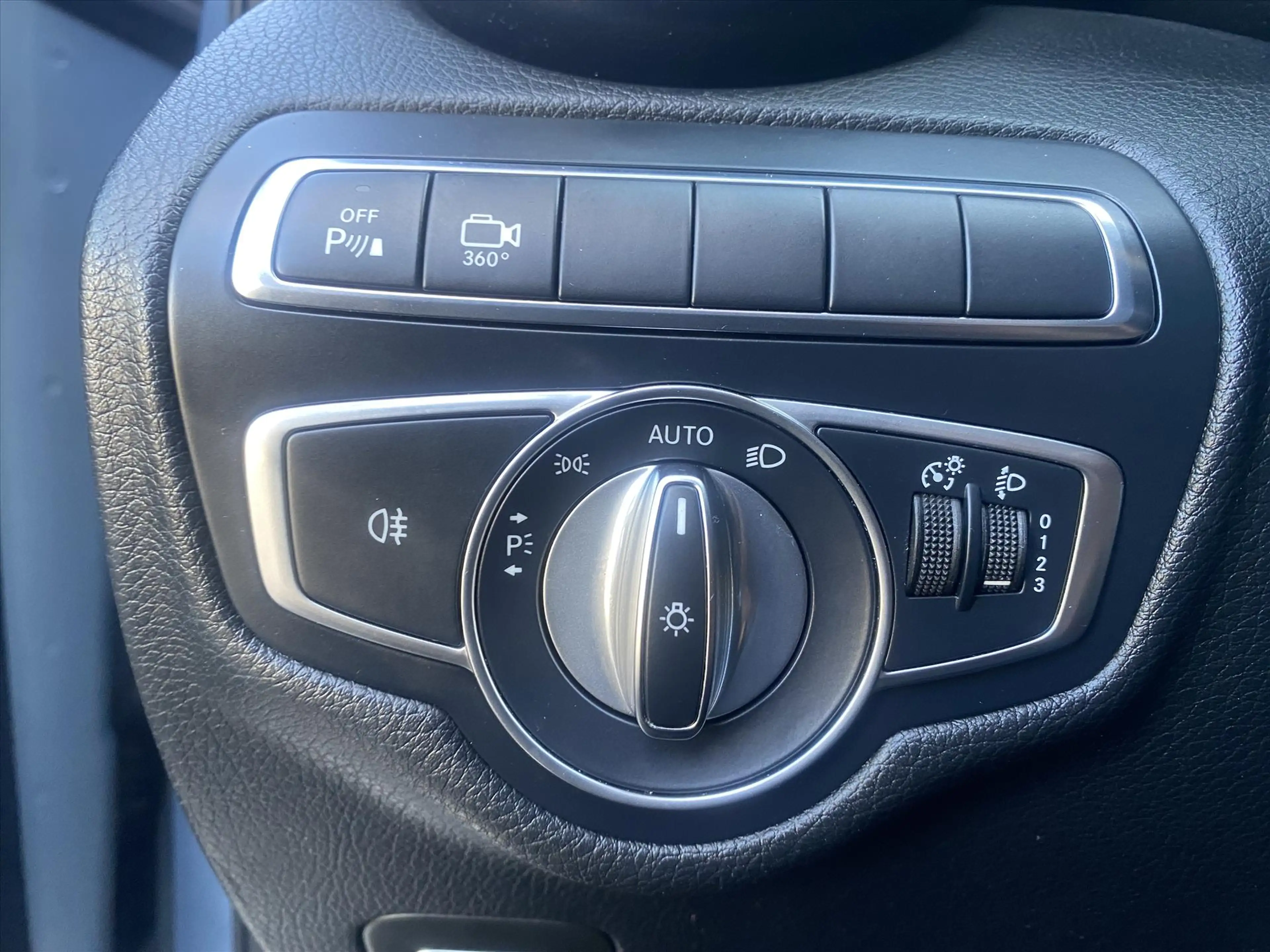 Mercedes-Benz GLC 350 e Plug-in Hybrid 320pk 4MATIC 7G-TRONIC PLUS — photo 23