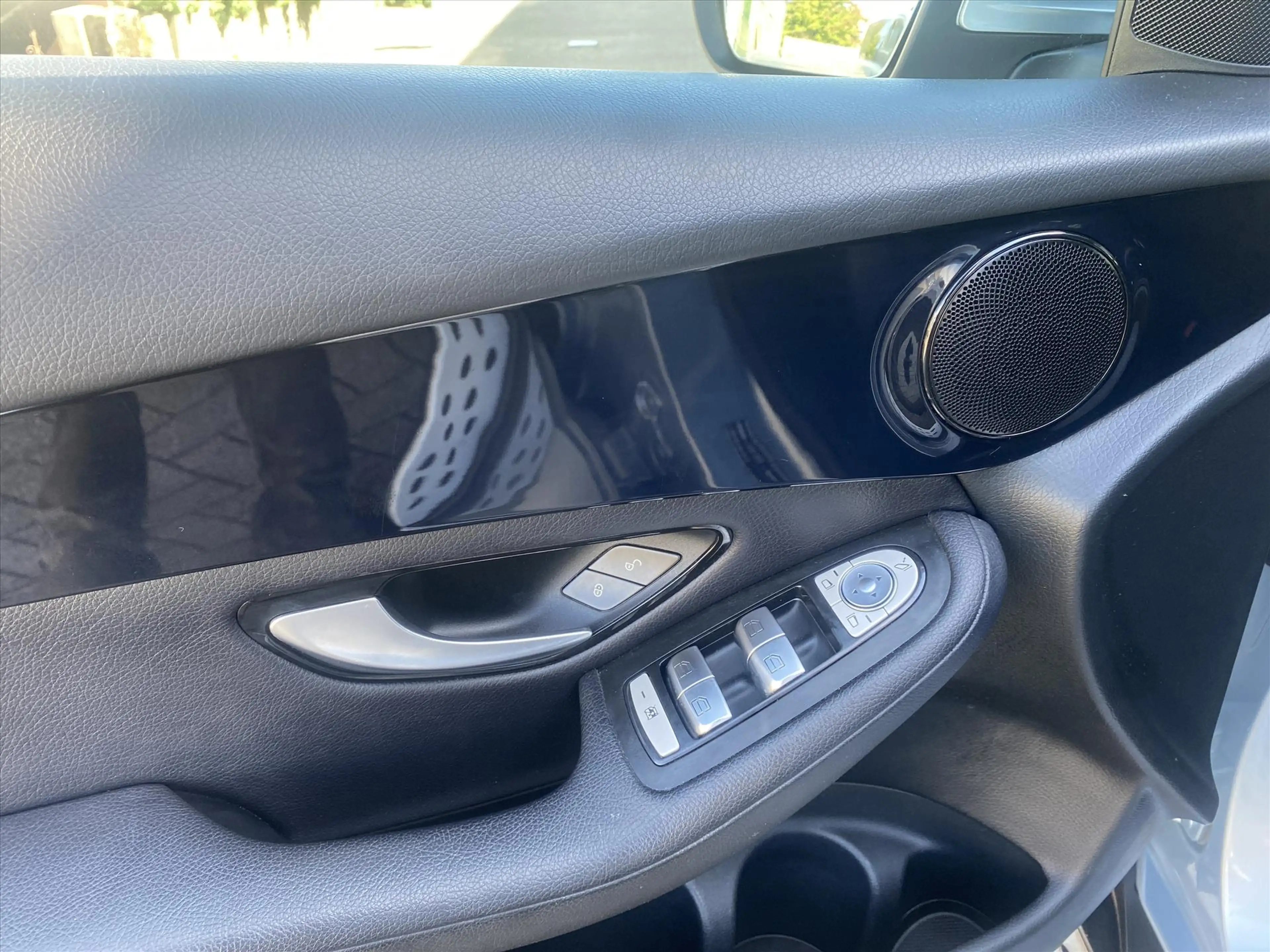 Mercedes-Benz GLC 350 e Plug-in Hybrid 320pk 4MATIC 7G-TRONIC PLUS — photo 15