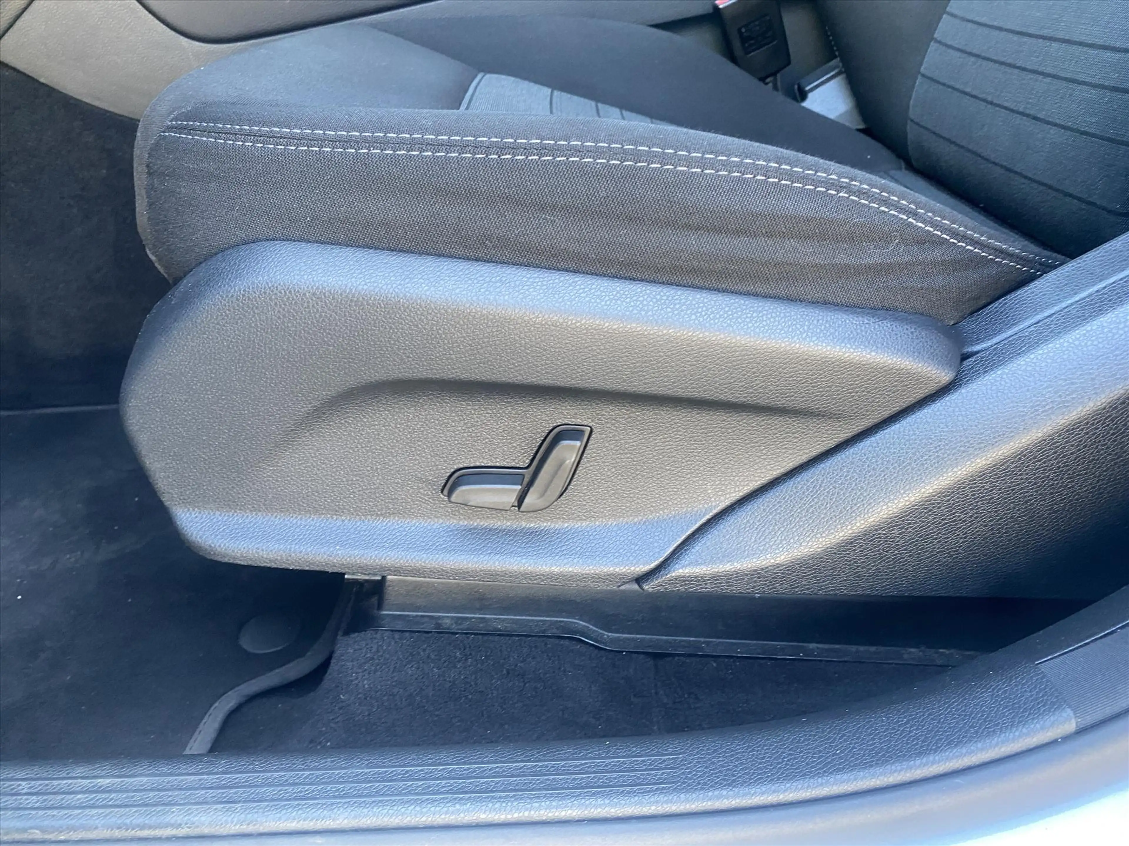 Mercedes-Benz GLC 350 e Plug-in Hybrid 320pk 4MATIC 7G-TRONIC PLUS — photo 19