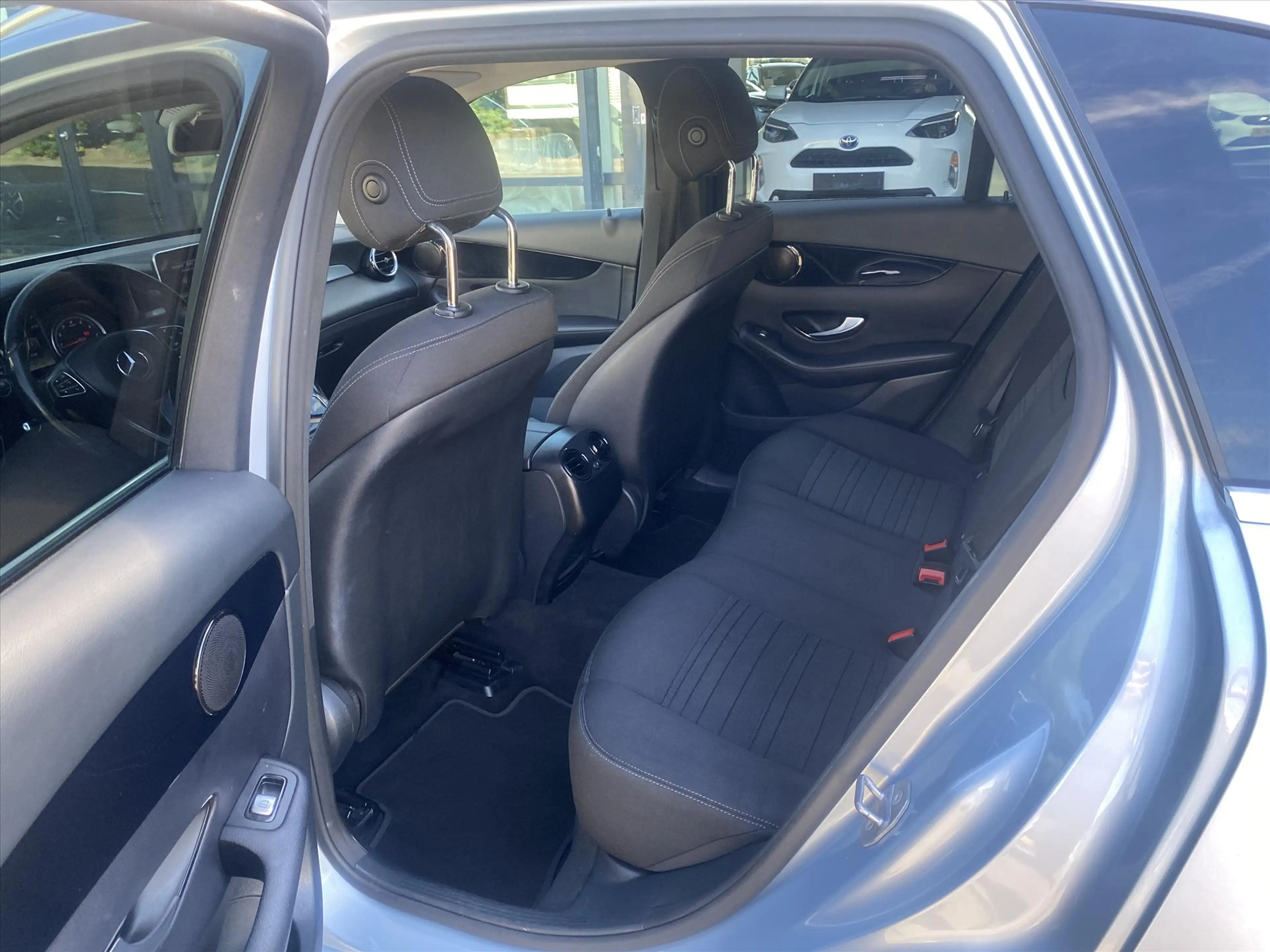 Mercedes-Benz GLC 350 e Plug-in Hybrid 320pk 4MATIC 7G-TRONIC PLUS — photo 29