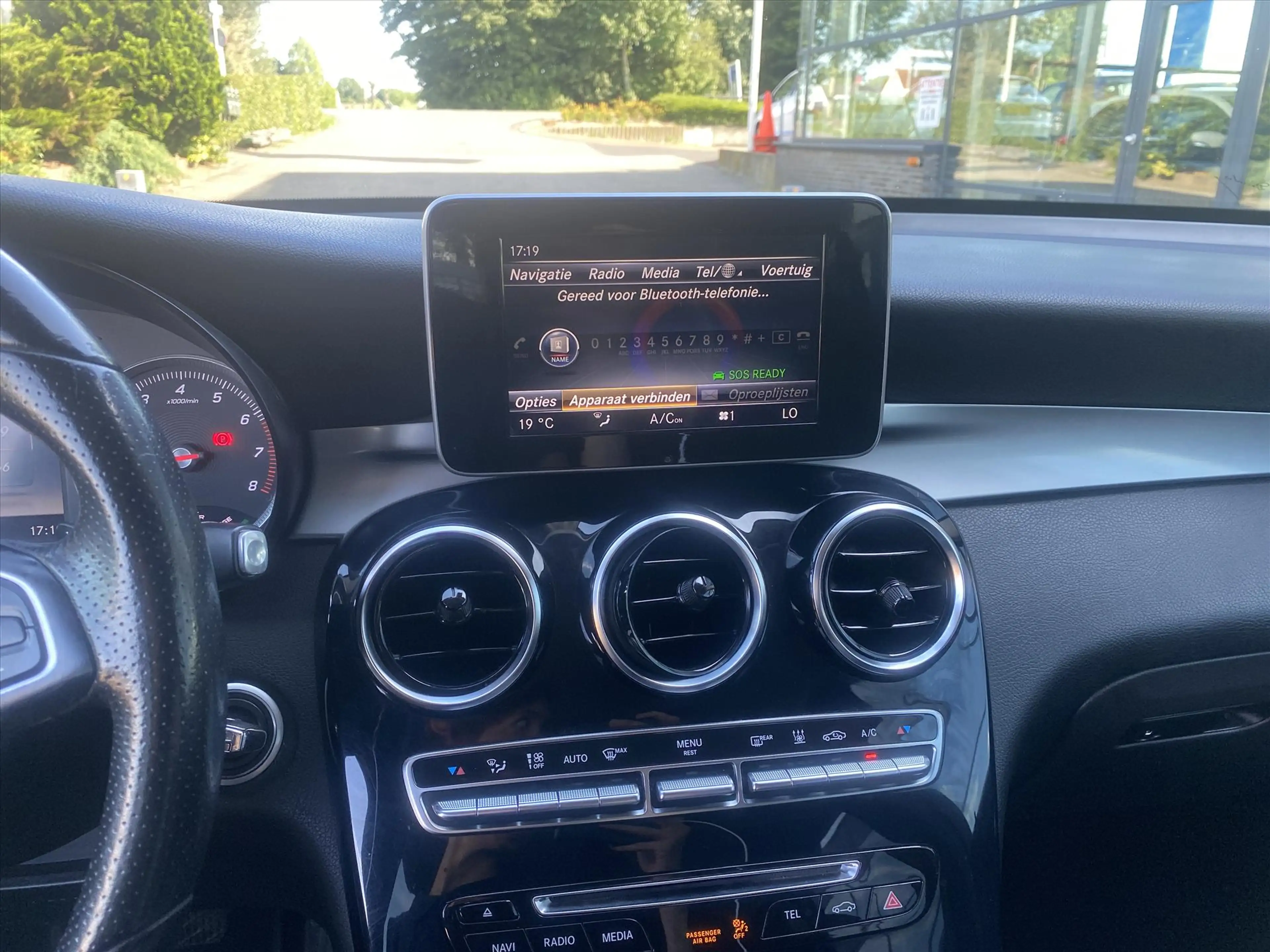 Mercedes-Benz GLC 350 e Plug-in Hybrid 320pk 4MATIC 7G-TRONIC PLUS — photo 27