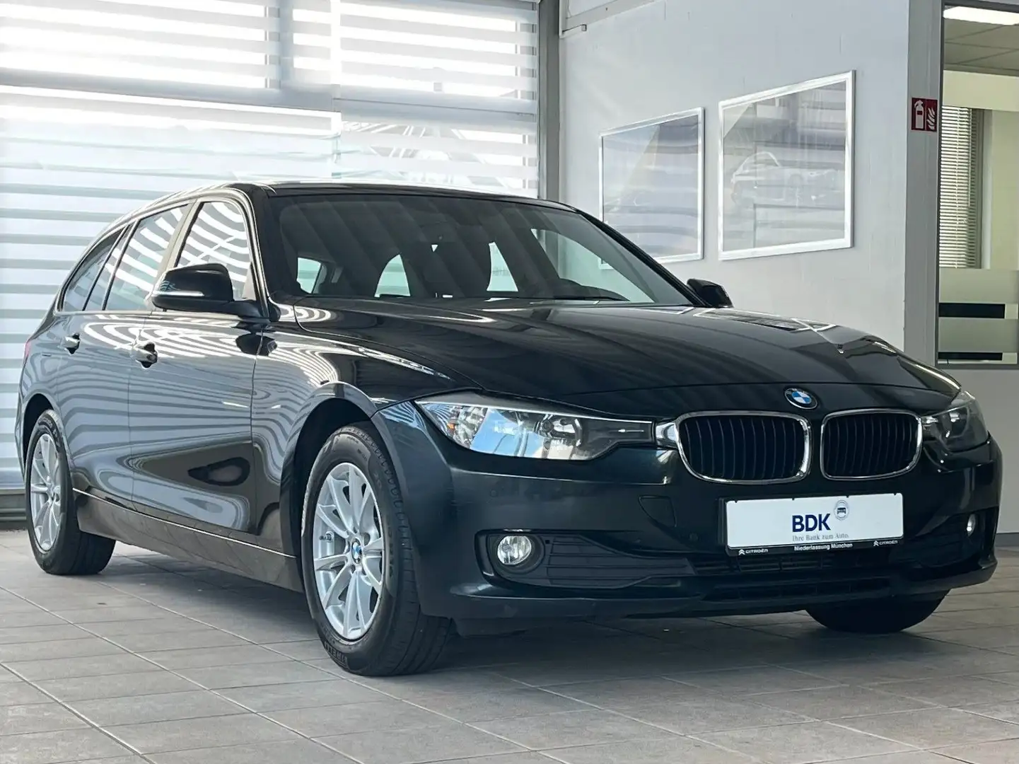 BMW 320 d xD LEDER NAVI-Proof Schwarz - 2