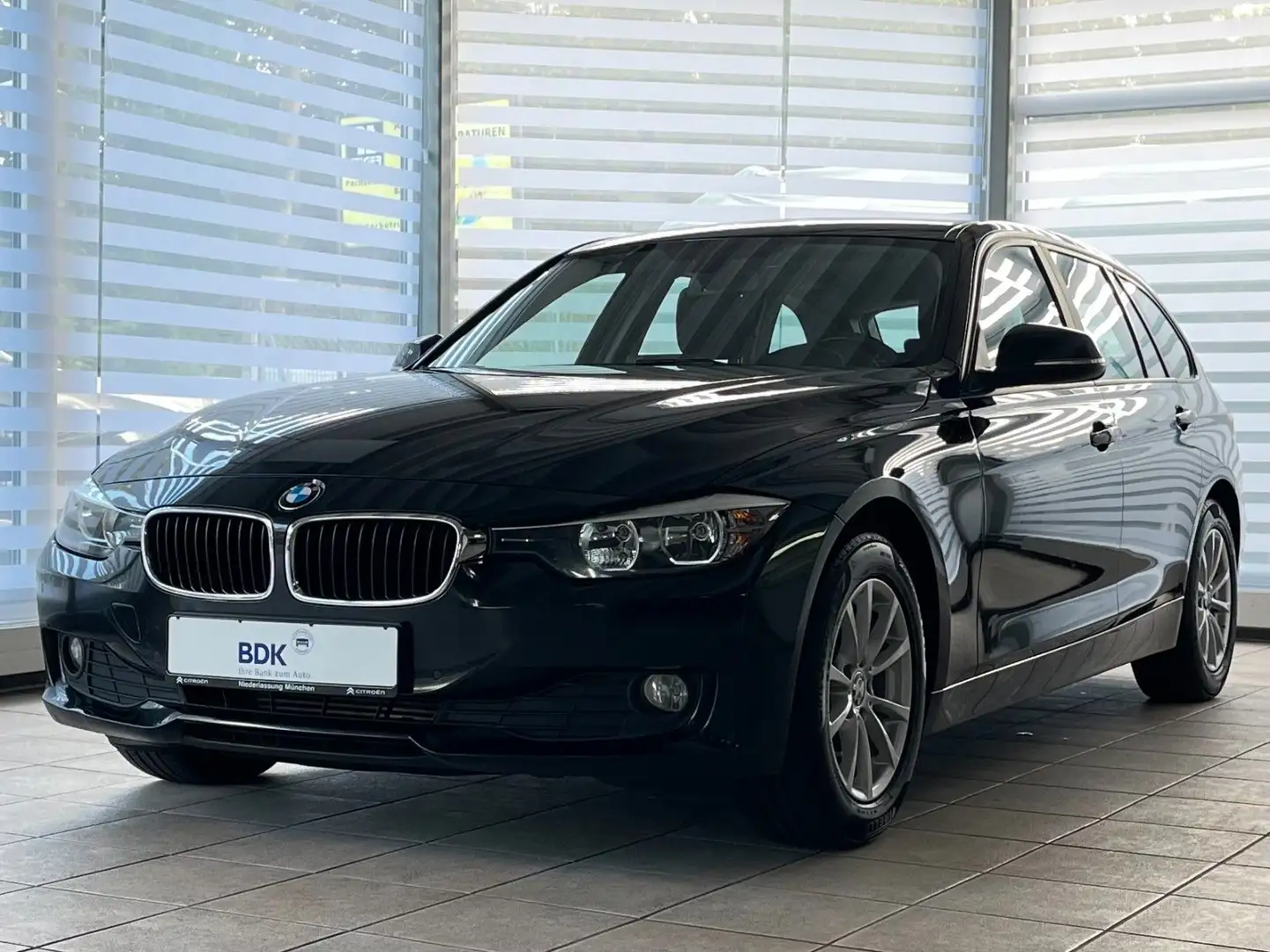 BMW 320 d xD LEDER NAVI-Proof Schwarz - 1