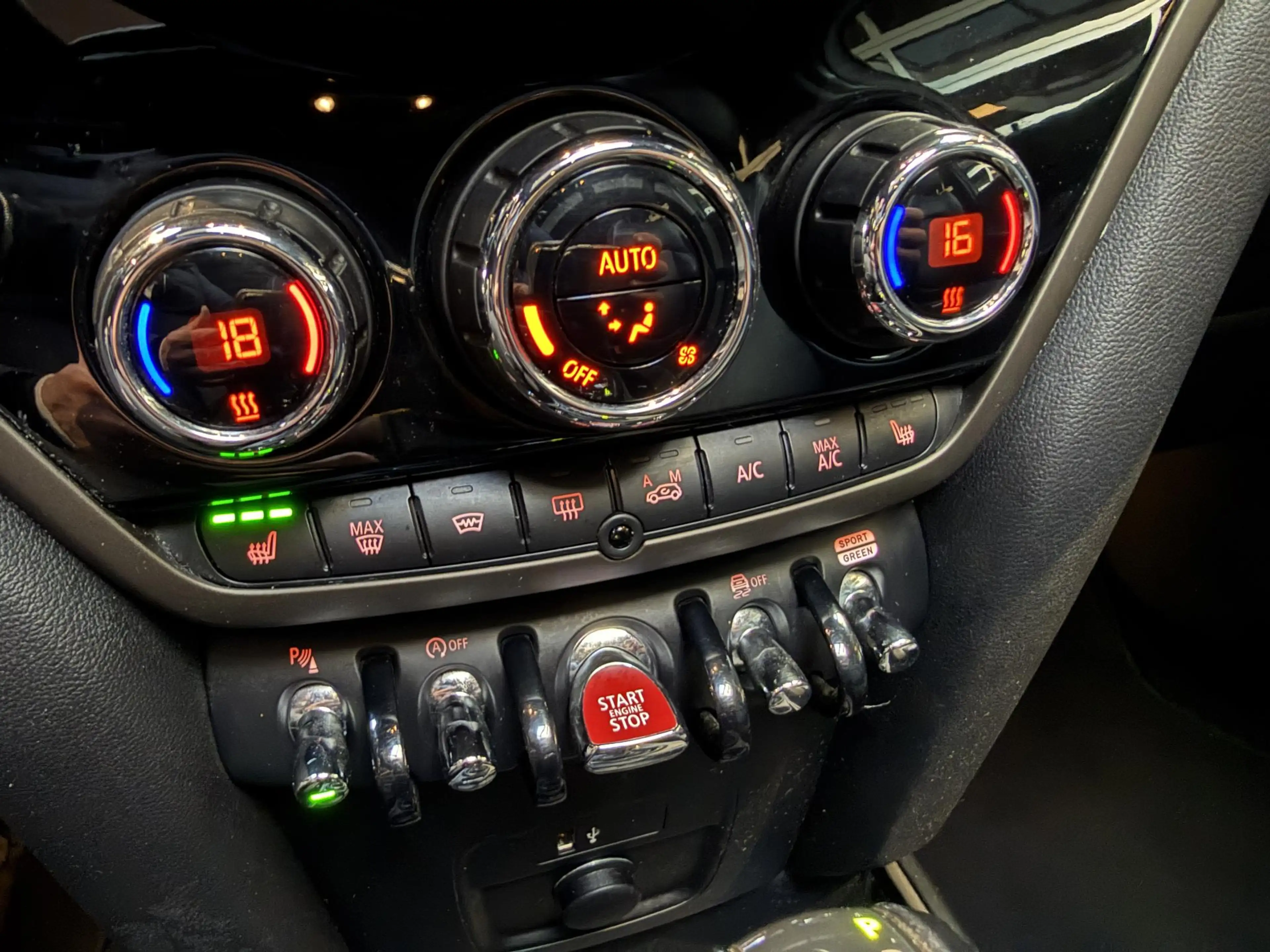 MINI John Cooper Works Countryman Mini 2.0 ALL4 Chili Full Options pano — photo 21