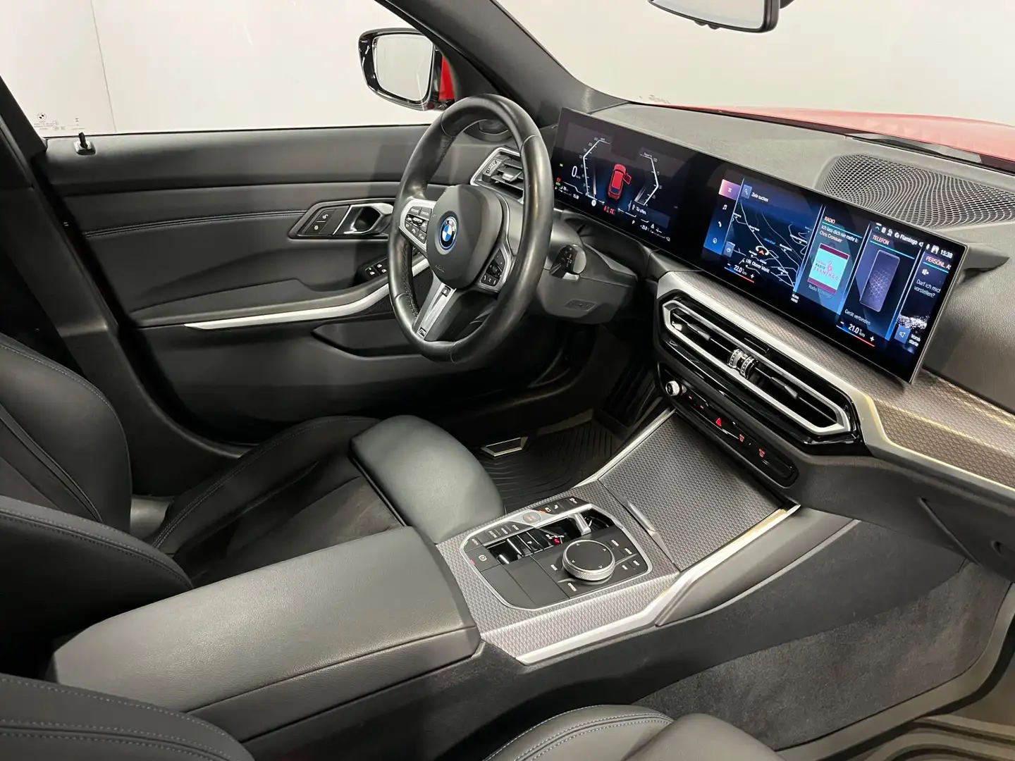 BMW 330 e  Touring Aut. ***M-Sport | adaptiv LED*** Rot - 2